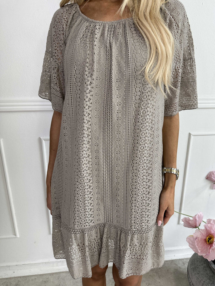 Vestido de encaje suave de algodón con mangas