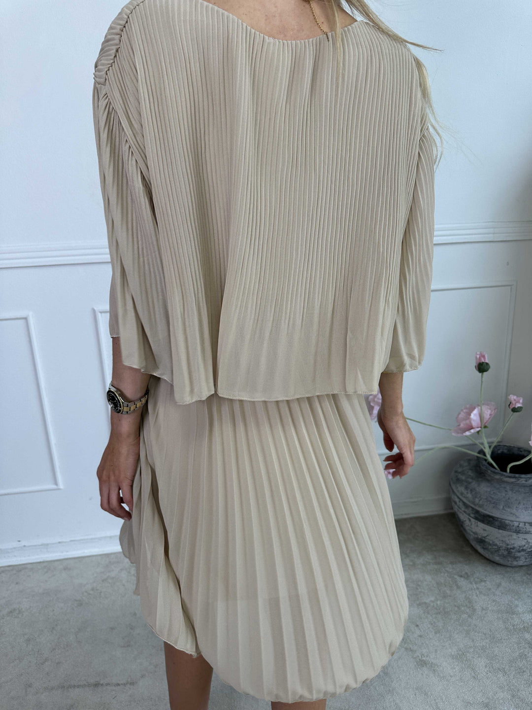 Cristina - Vestido inflable dulce con capa de rafia