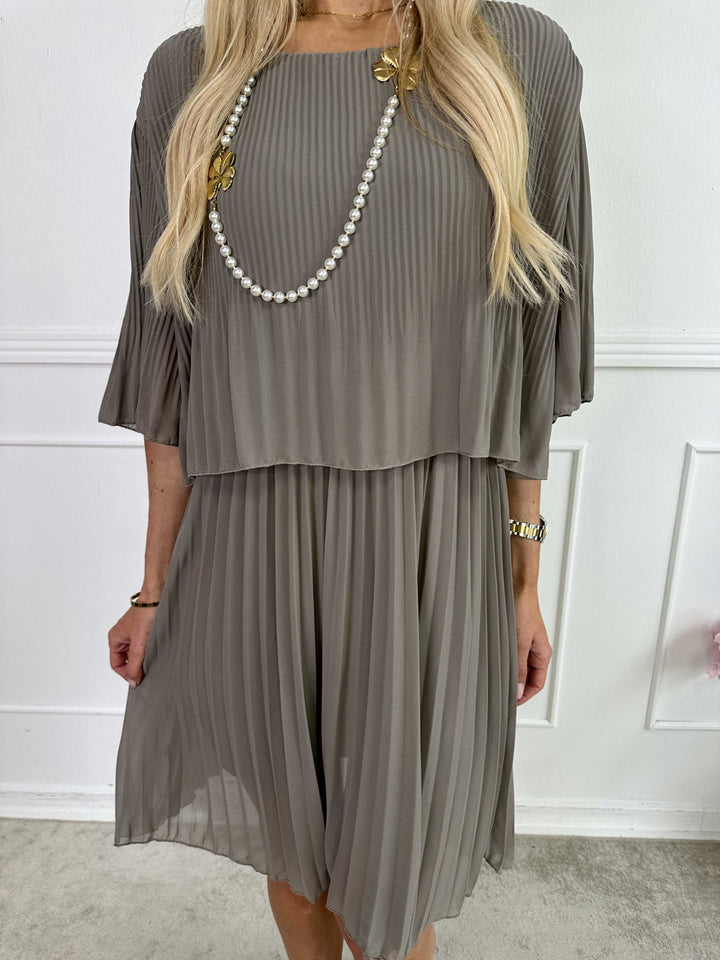 Cristina - Vestido inflable dulce con capa de rafia