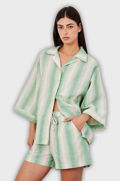 Conjunto de dos piezas corto con rayas