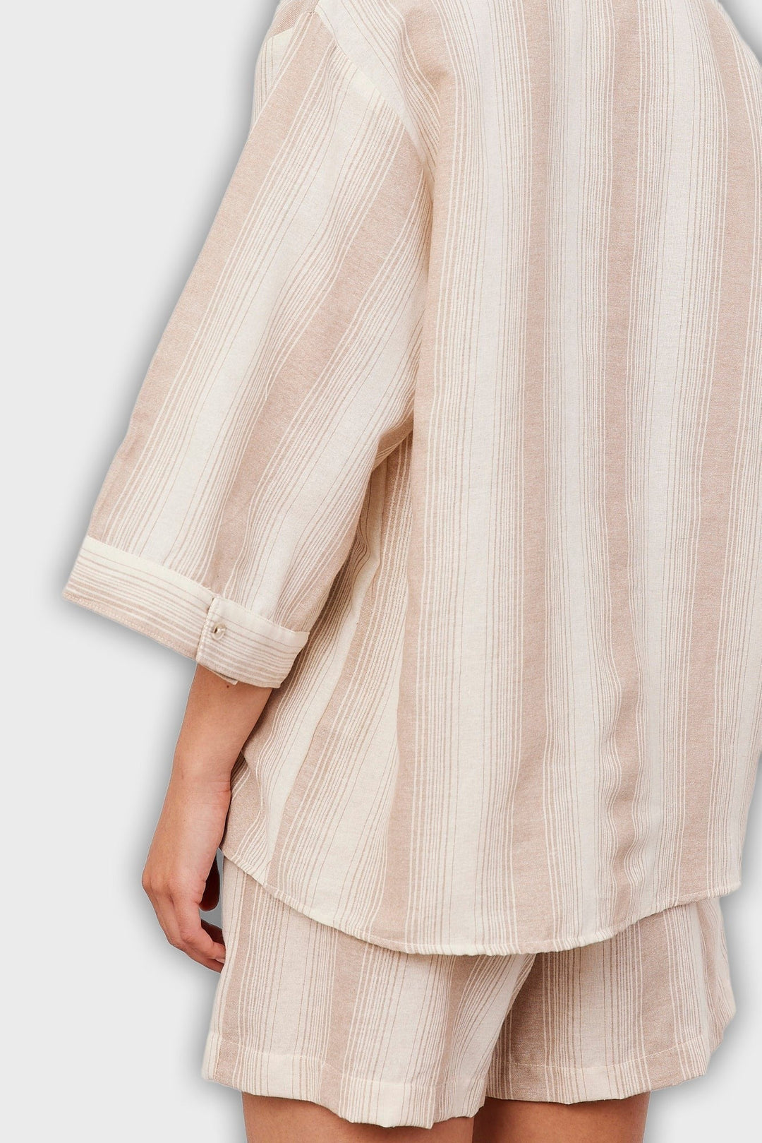 Conjunto de dos piezas corto con rayas