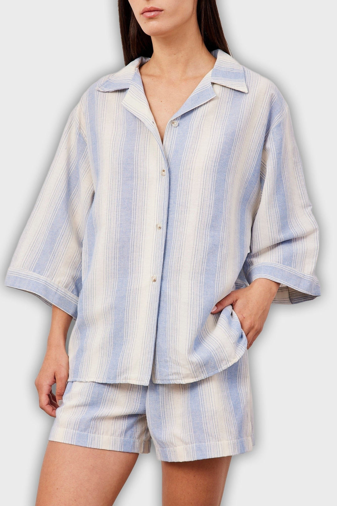 Conjunto de dos piezas corto con rayas