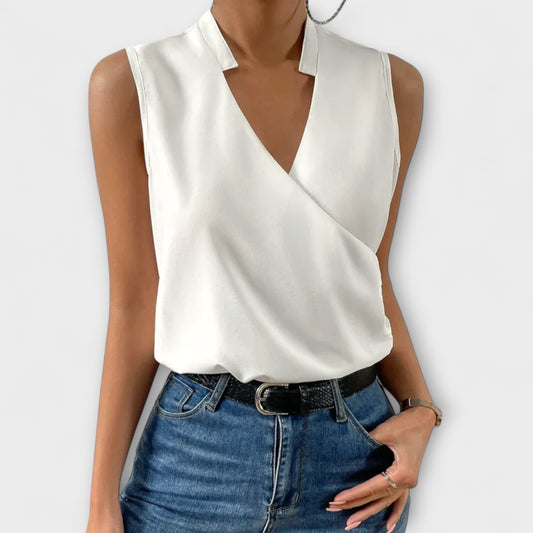 Top suave de verano con cuello en V