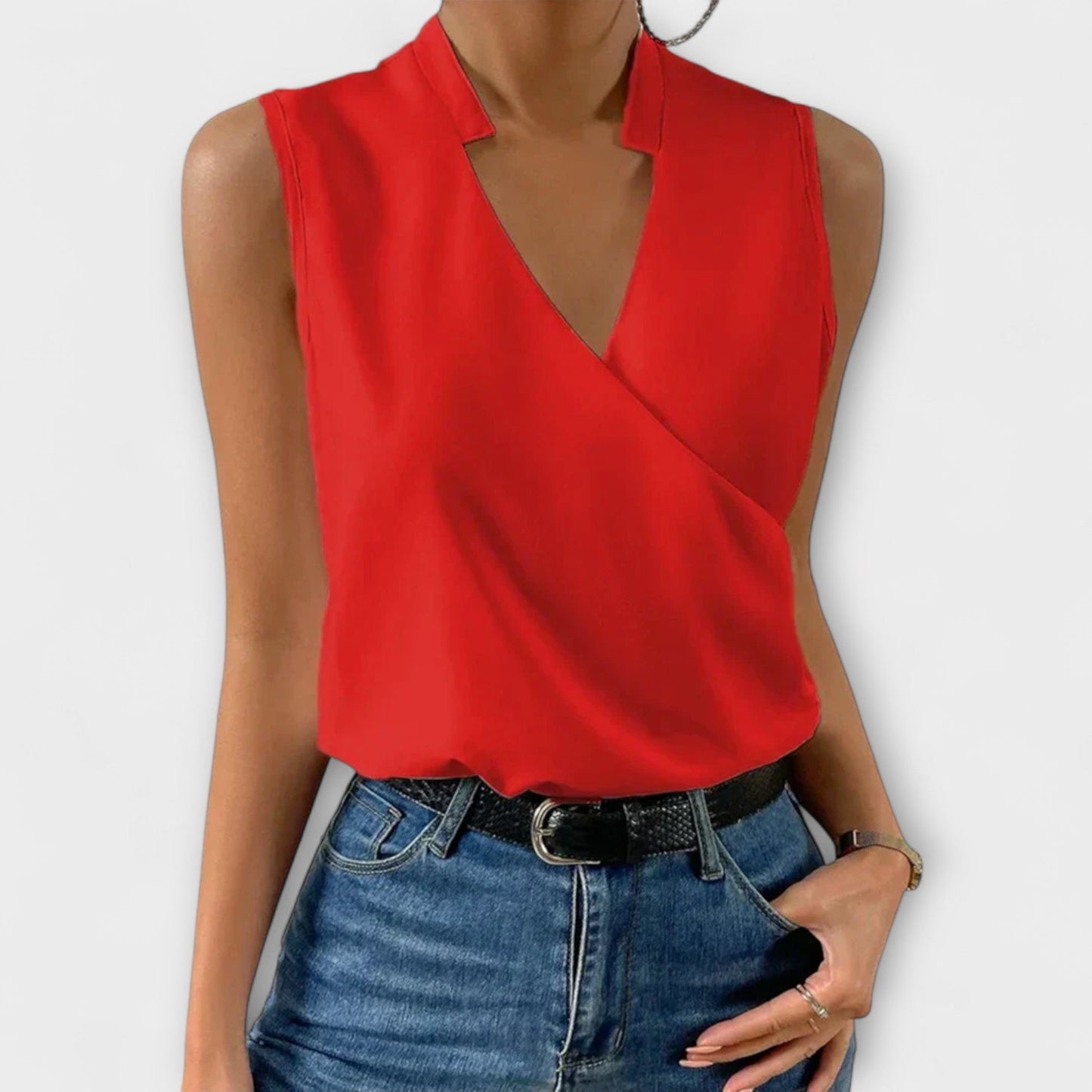 Top suave de verano con cuello en V