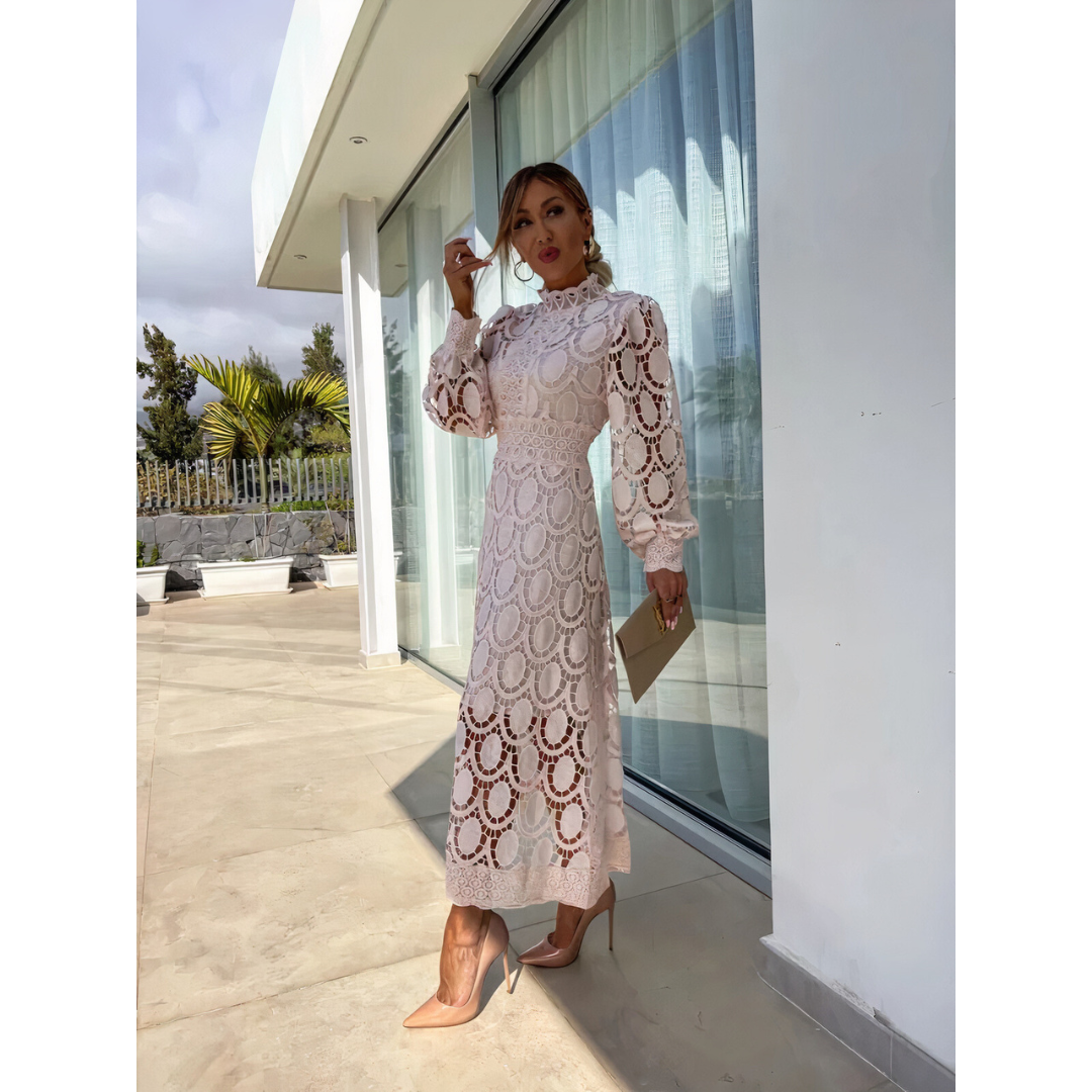 Vestidos de encaje brillantes y femeninos