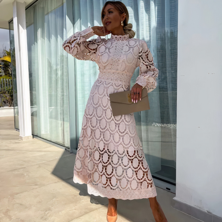 Vestidos de encaje brillantes y femeninos