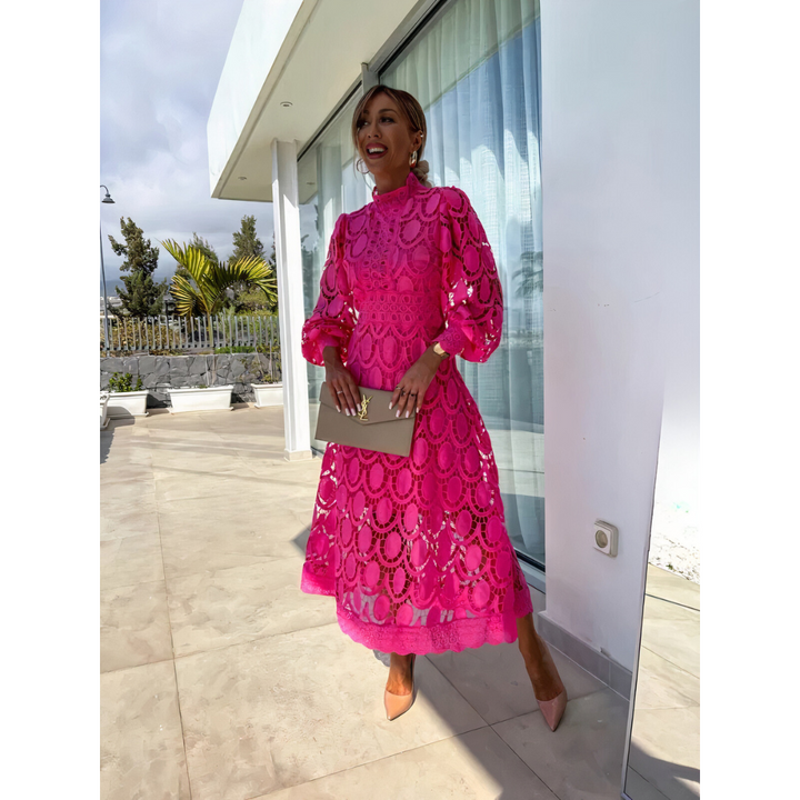 Vestidos de encaje brillantes y femeninos