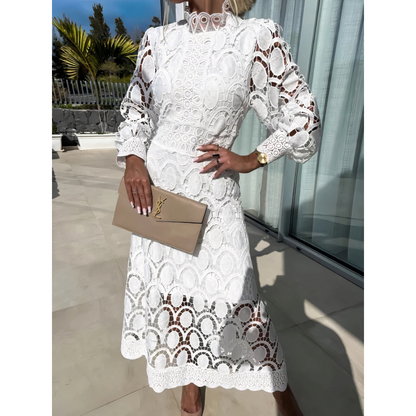 Vestidos de encaje brillantes y femeninos