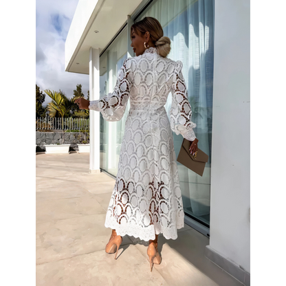 Vestidos de encaje brillantes y femeninos