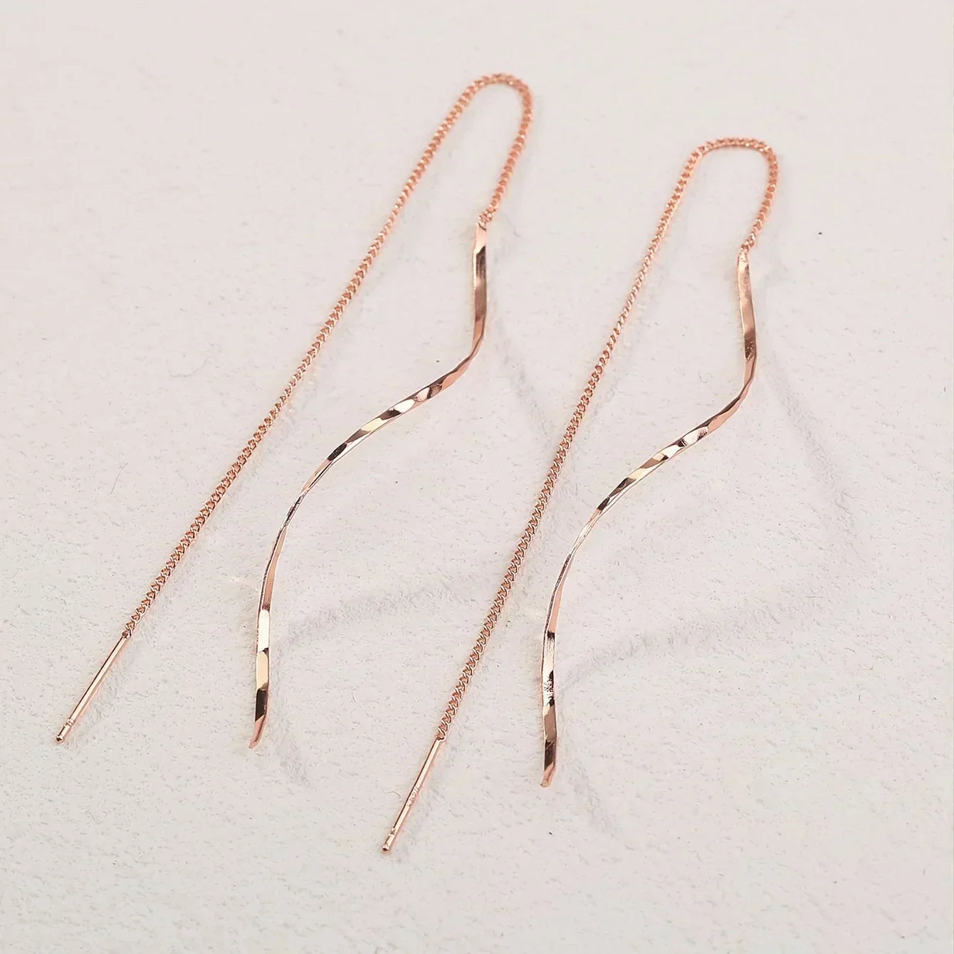 Pendientes largos con diseño único