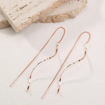 Pendientes largos con diseño único