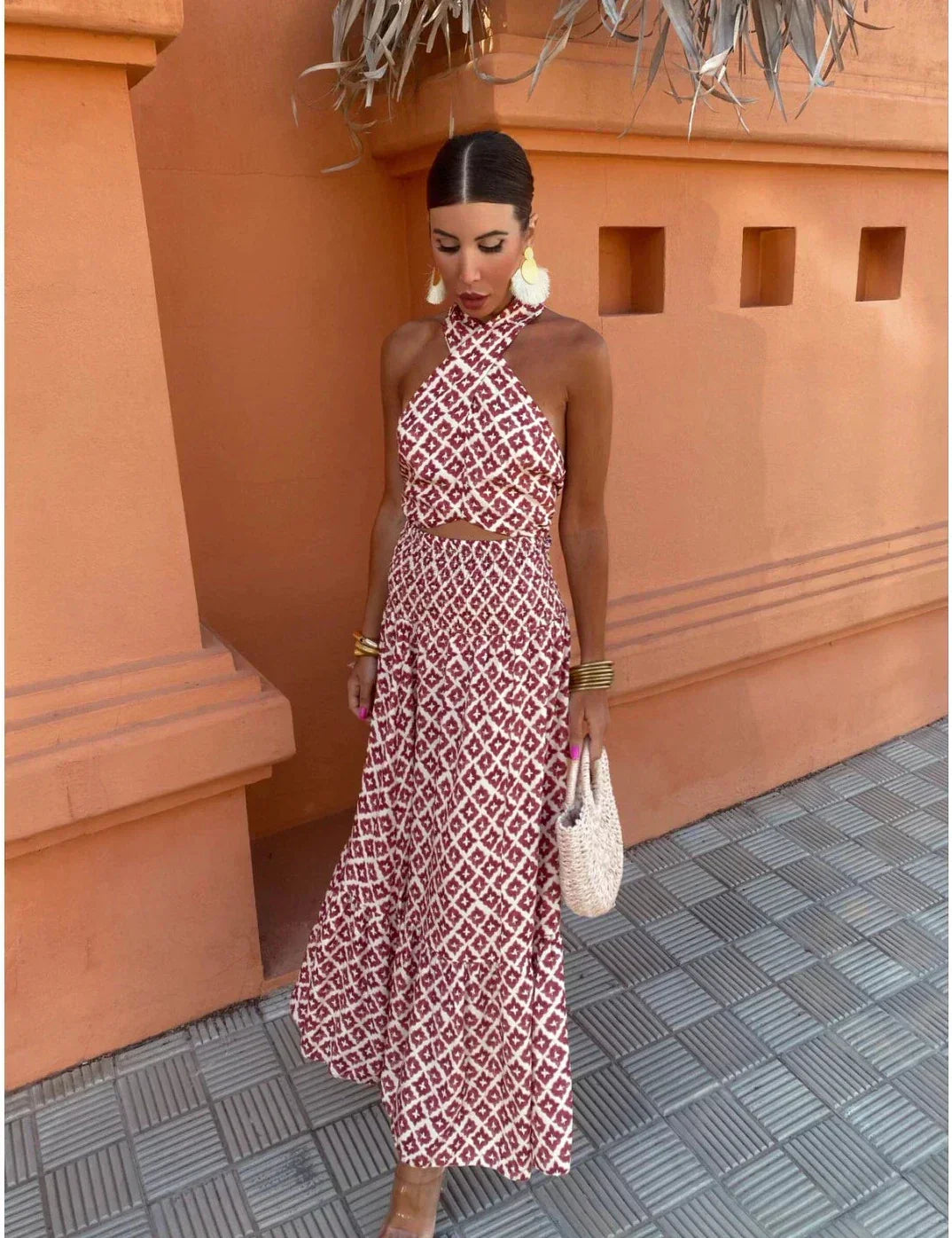 Miki - Vestido midi elegante con hombros al descubierto