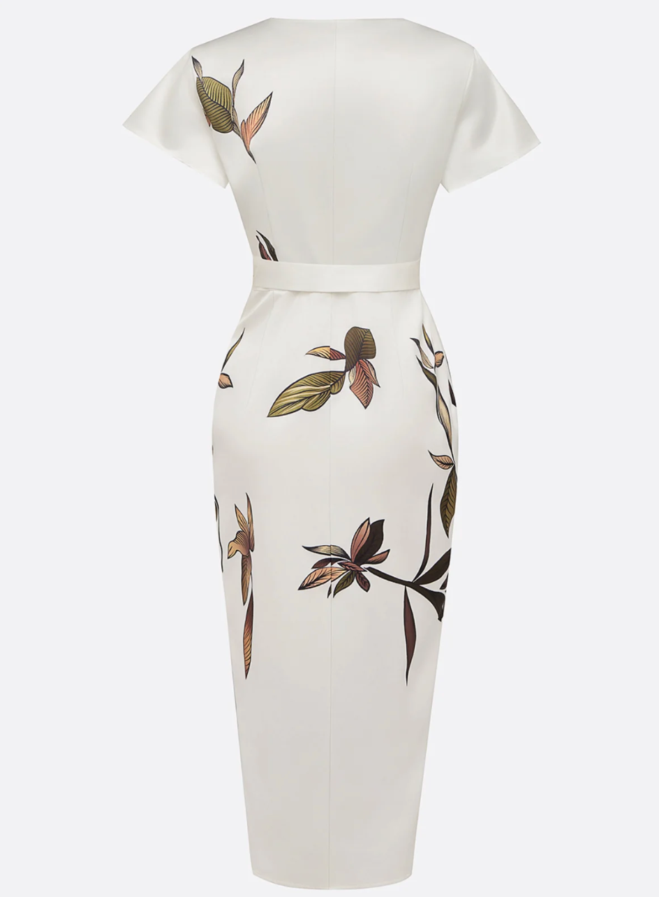 Vestido elegante de satén blanco