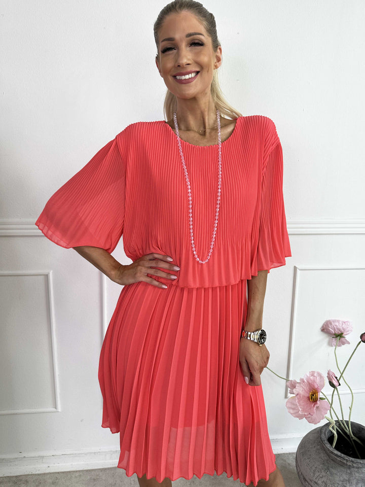 Cristina - Vestido inflable dulce con capa de rafia