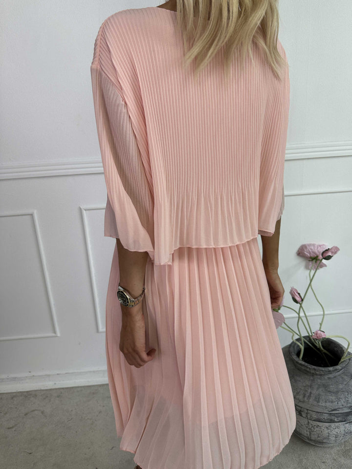 Cristina - Vestido inflable dulce con capa de rafia