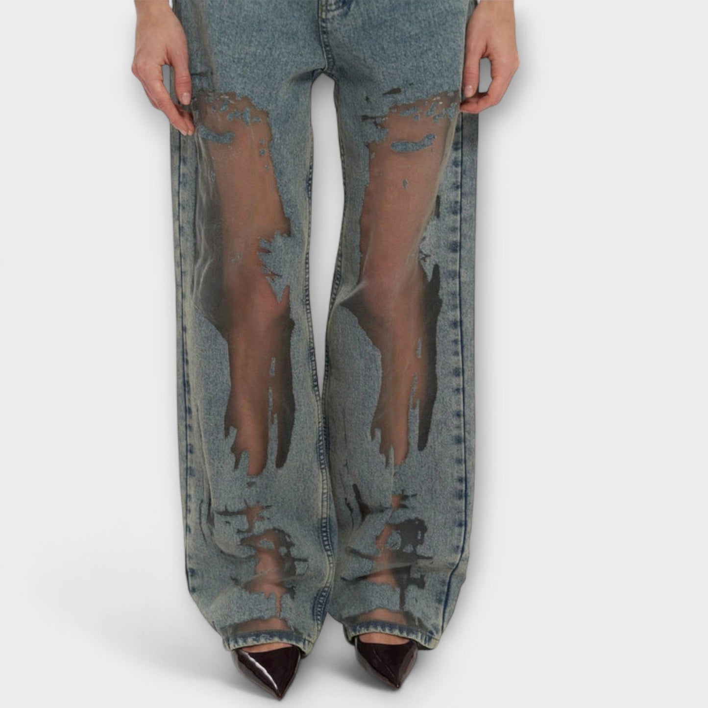 Jeans de cintura alta con diseño único y estilo moderno