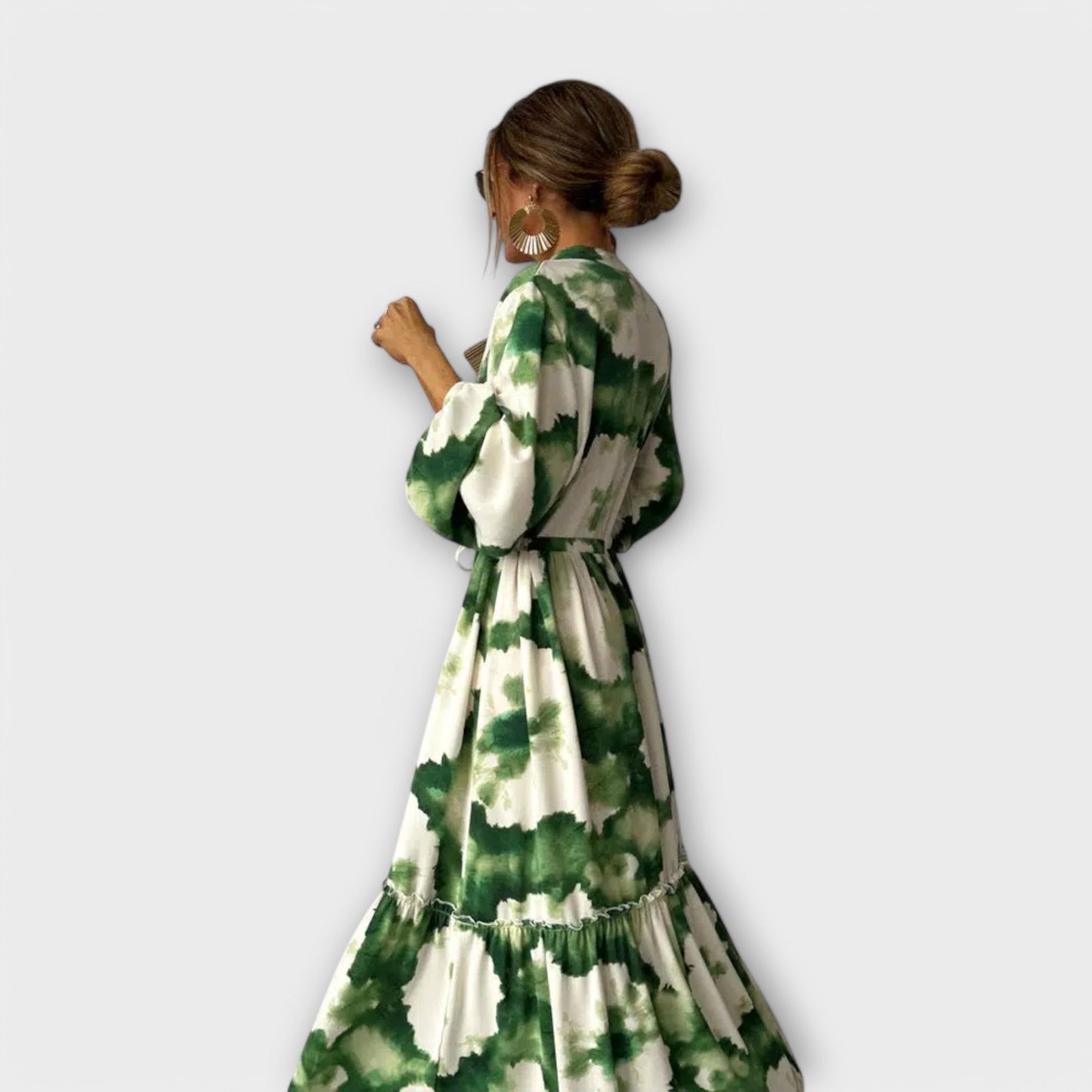 Vestido maxi verde con mangas largas y corte en V