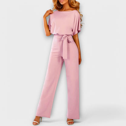 Nuria – Pantalones cortos oscuros con silueta elegante