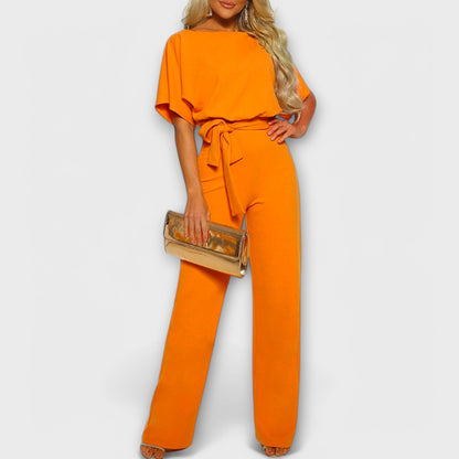 Nuria – Pantalones cortos oscuros con silueta elegante