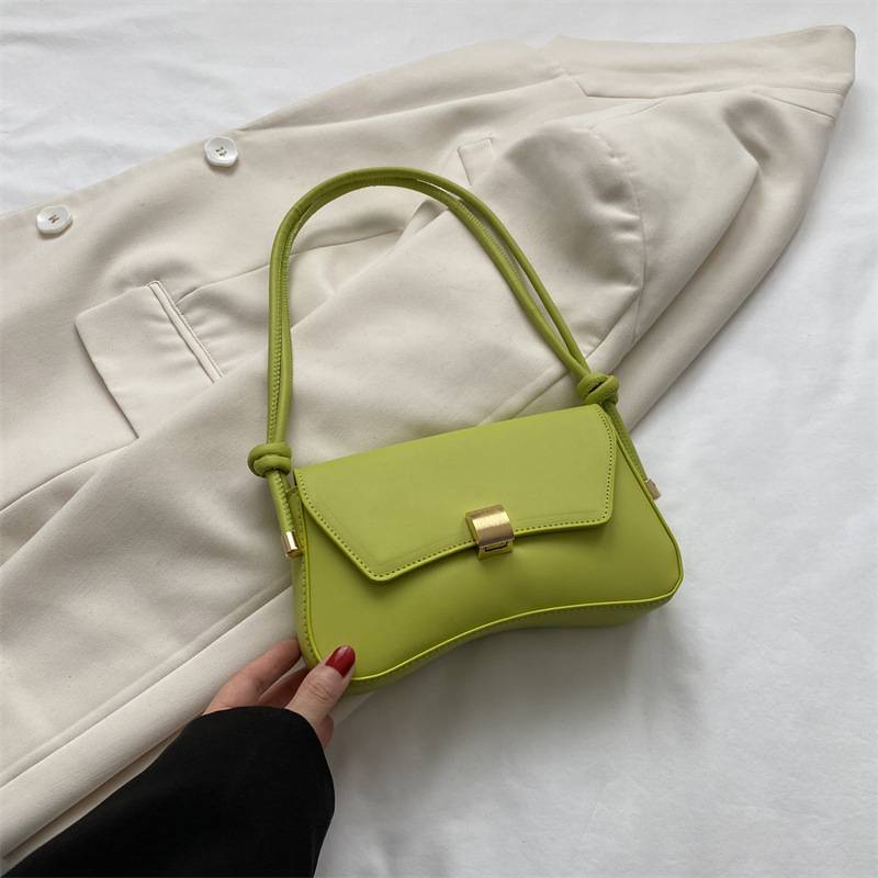 Bolso de solapa vintage clásico de Laura - Elegante y diseñado