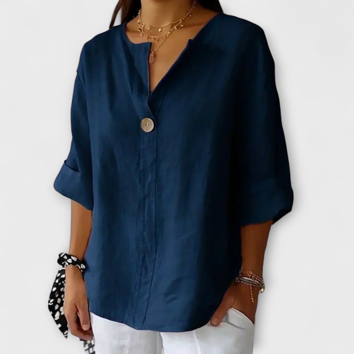 Camisa elegante con cuello en V de Nicole