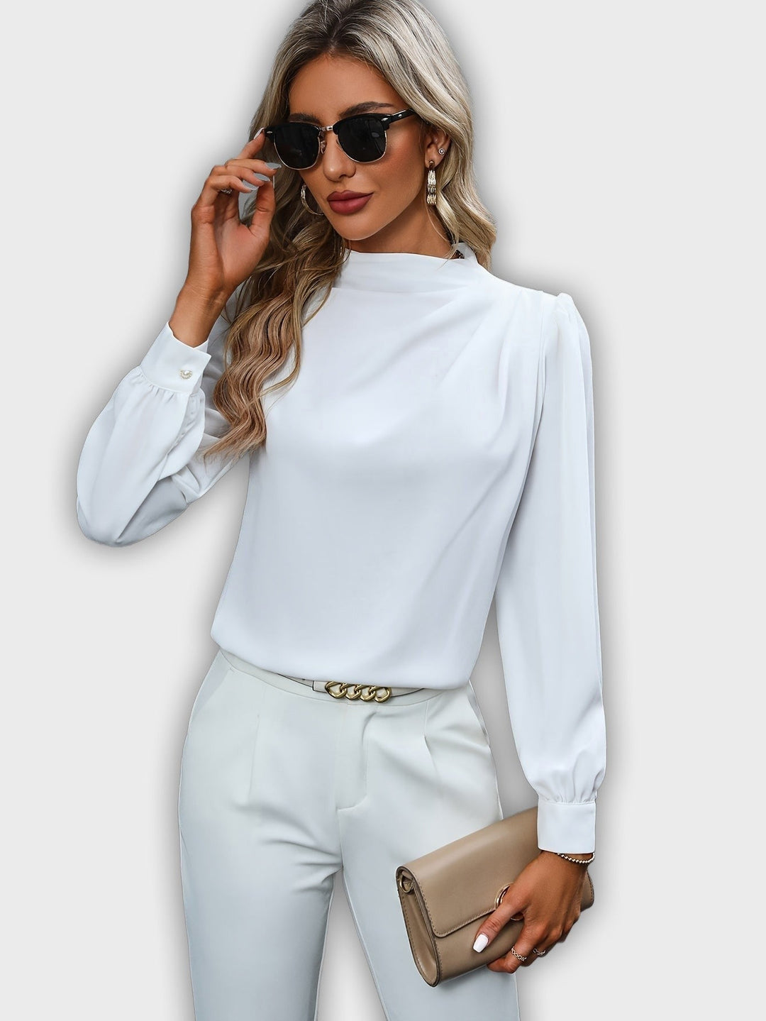 Camisa elegante con cuello alto