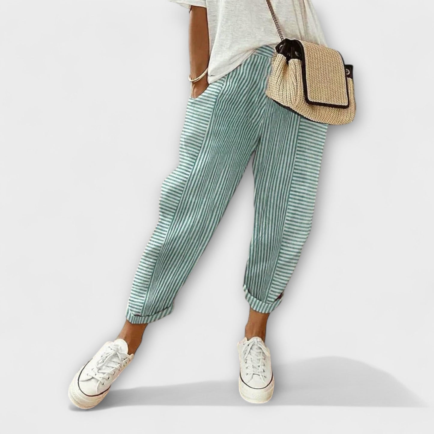 Pantalones a rayas cómodos y estilizados