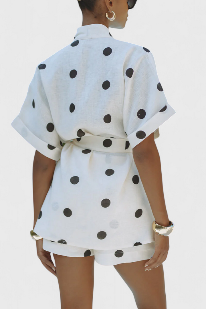 Conjunto de kimono con lazo y pantalones cortos con puntos