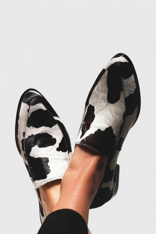Mocasines elegantes de Karna con tacón bajo y estampado animal