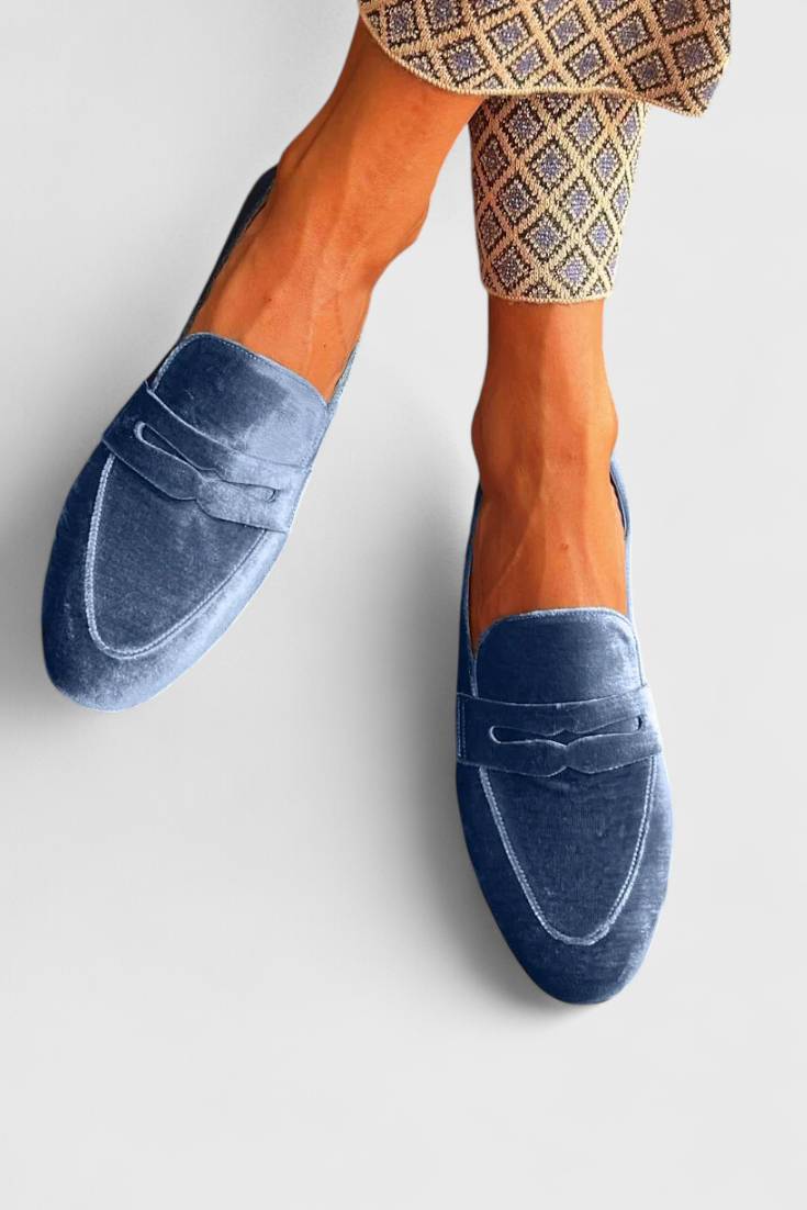 Zapatos mocasines Llnica de tela de terciopelo azul con detalles de patchwork y punta redondeada