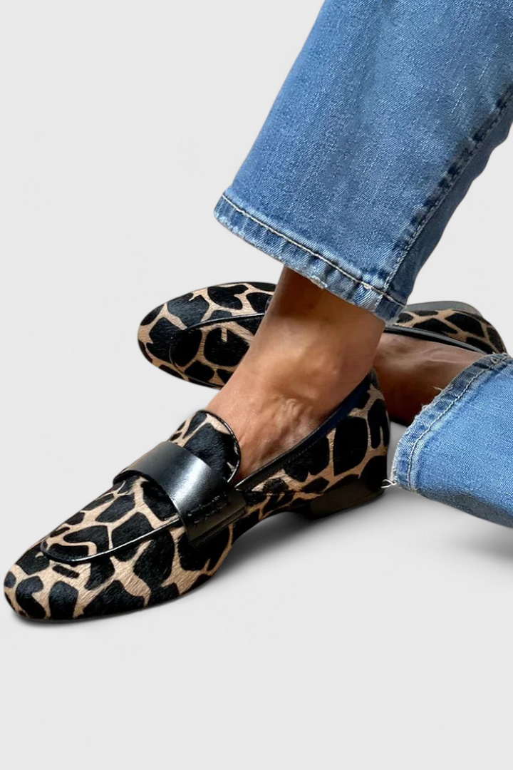 Mocasines de cuero Anlora con tacón bajo y diseño único