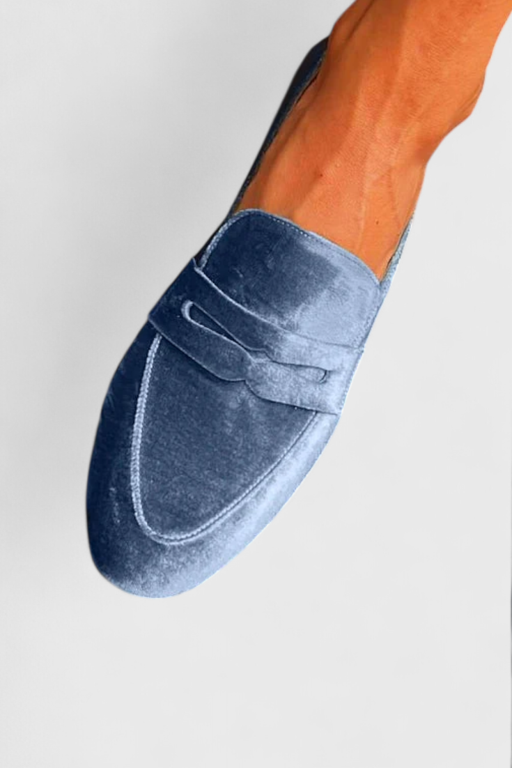 Zapatos mocasines Llnica de tela de terciopelo azul con detalles de patchwork y punta redondeada