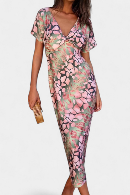 Vestidos con estampado abstracto y escote en V