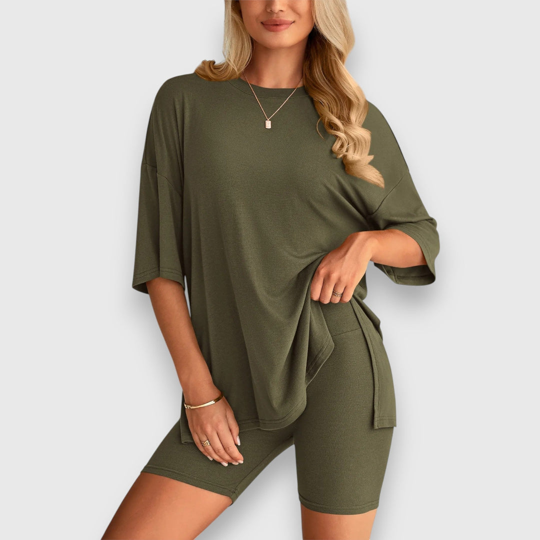 Malia – Conjunto de salón con camiseta oversized y pantalones cortos