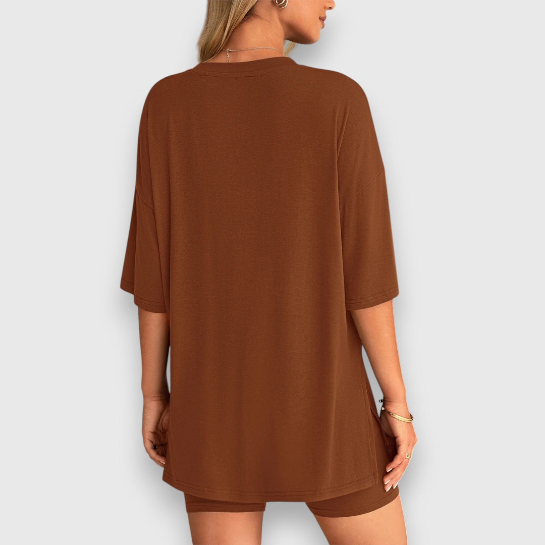 Malia – Conjunto de salón con camiseta oversized y pantalones cortos