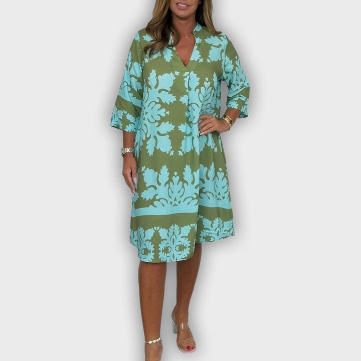 Vestido de verano ligero con colores brillantes