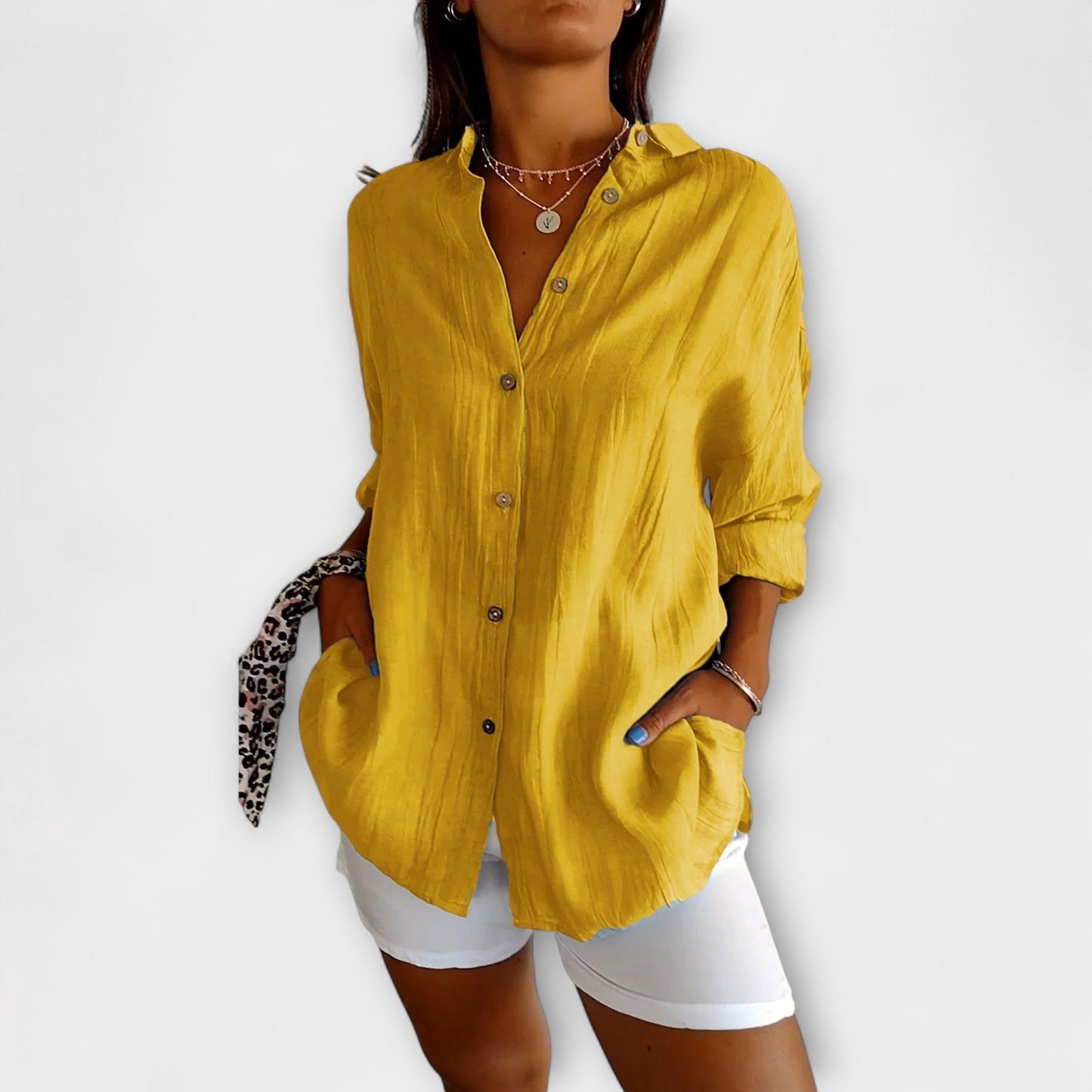 Camisa elegante Saskia con pliegues para mujeres