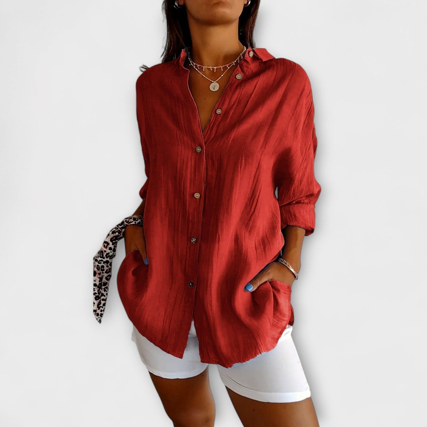Camisa elegante Saskia con pliegues para mujeres