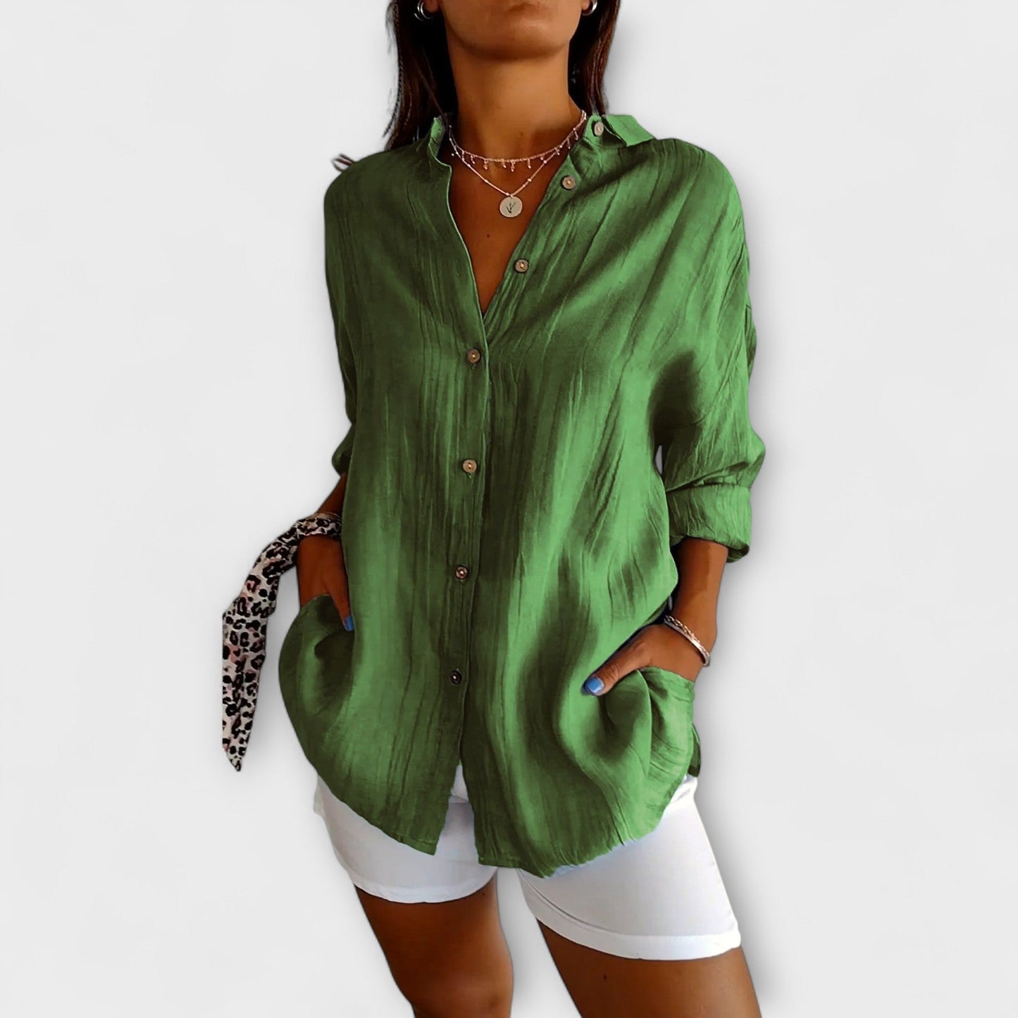 Camisa elegante Saskia con pliegues para mujeres