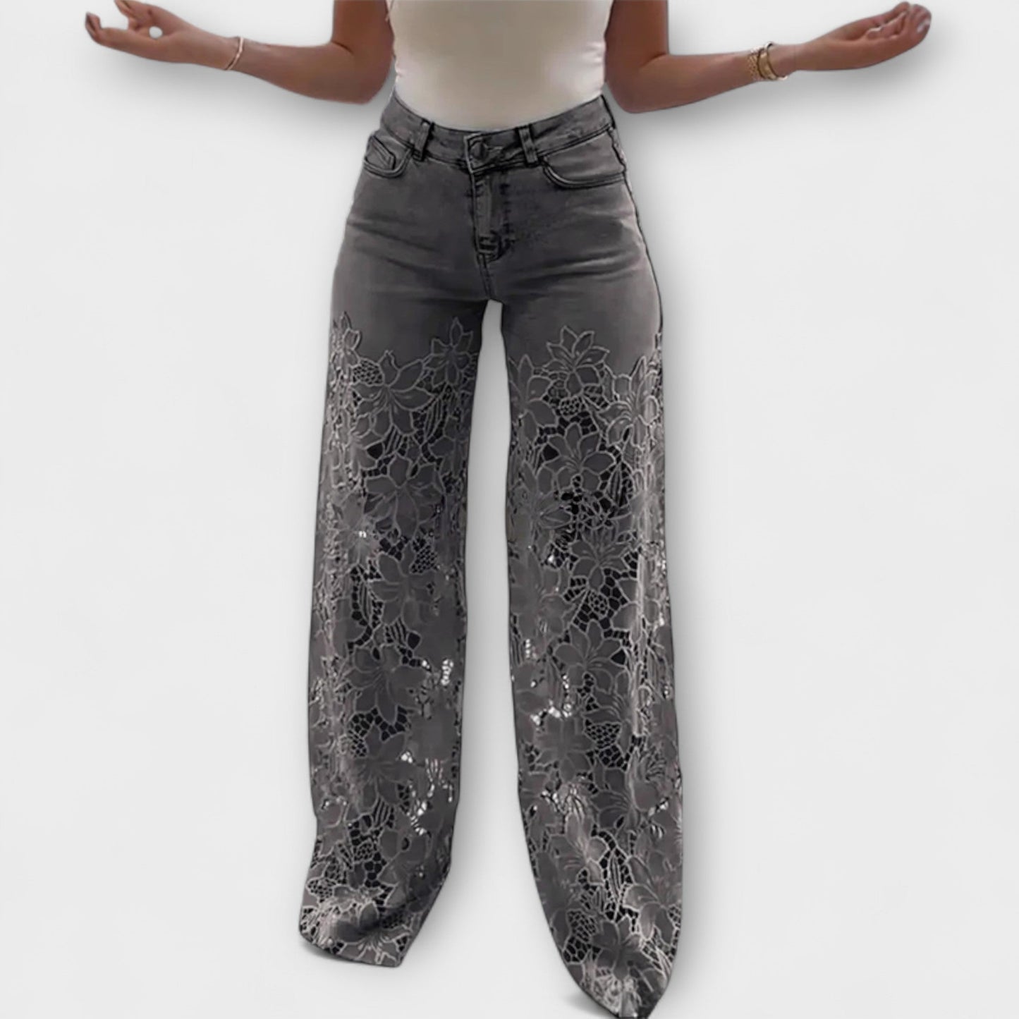 Jeans patchwork con encaje