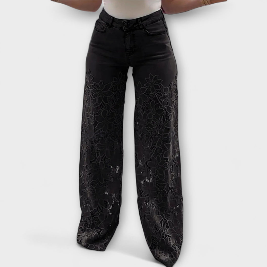 Jeans patchwork con encaje